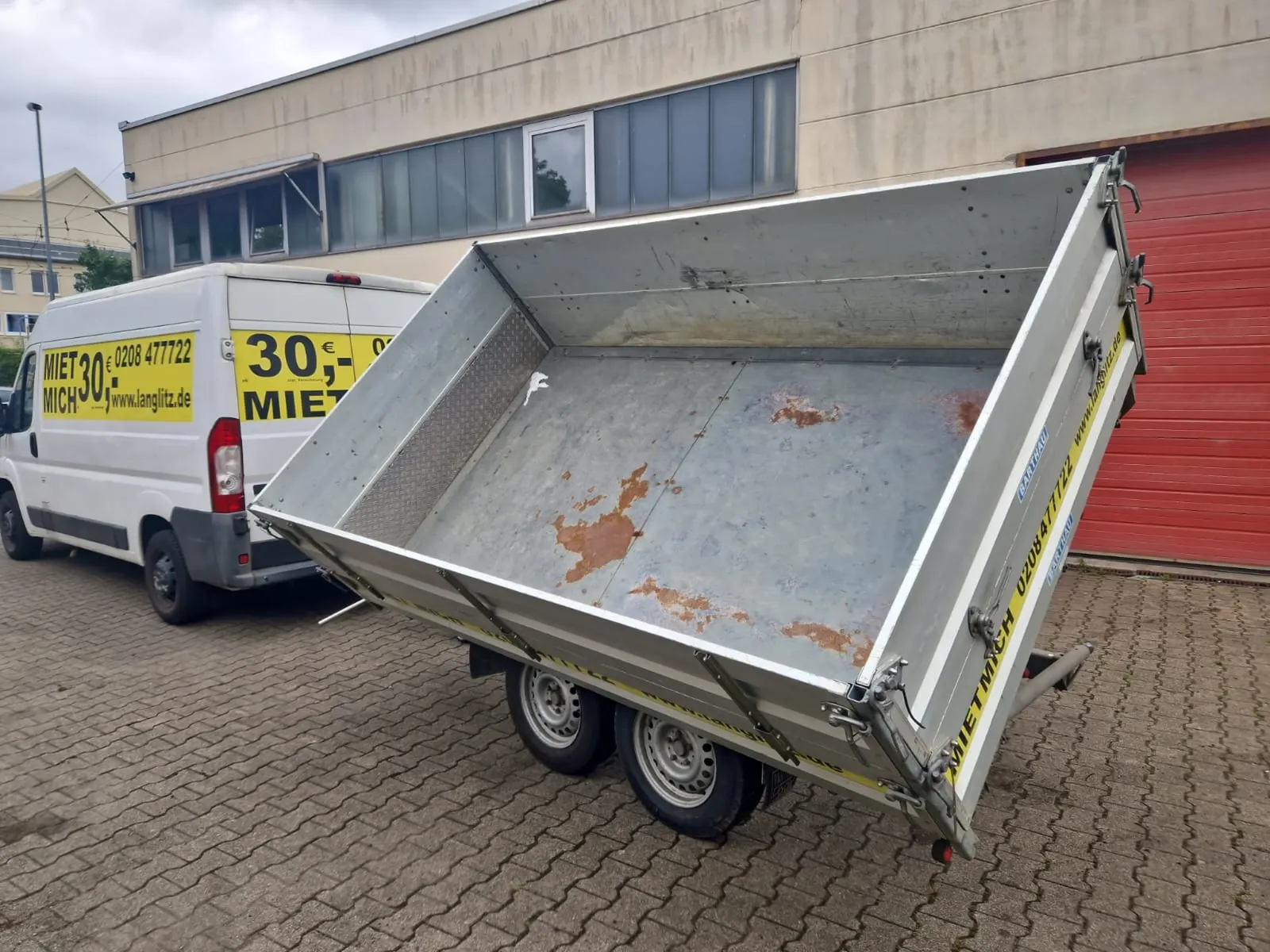 Anhänger bei Langlitz in Mülheim an der Ruhr